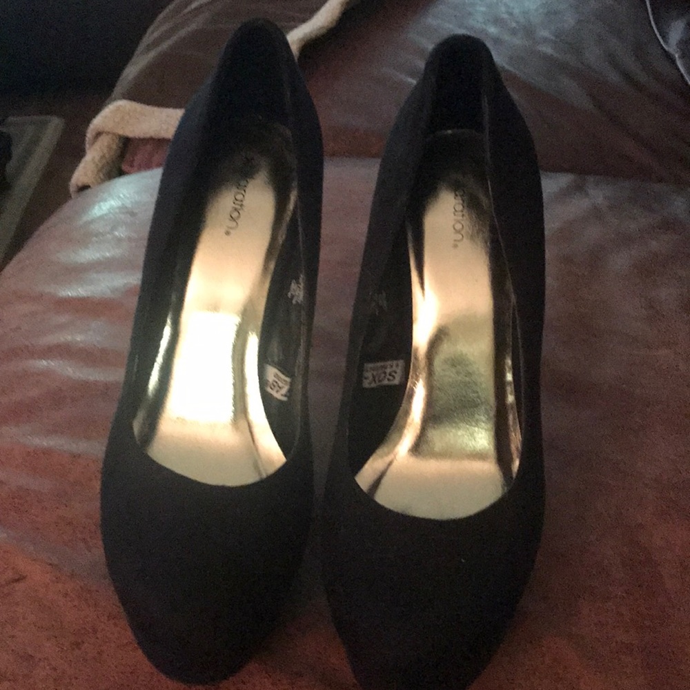 Xhileration Black Suede pumps
